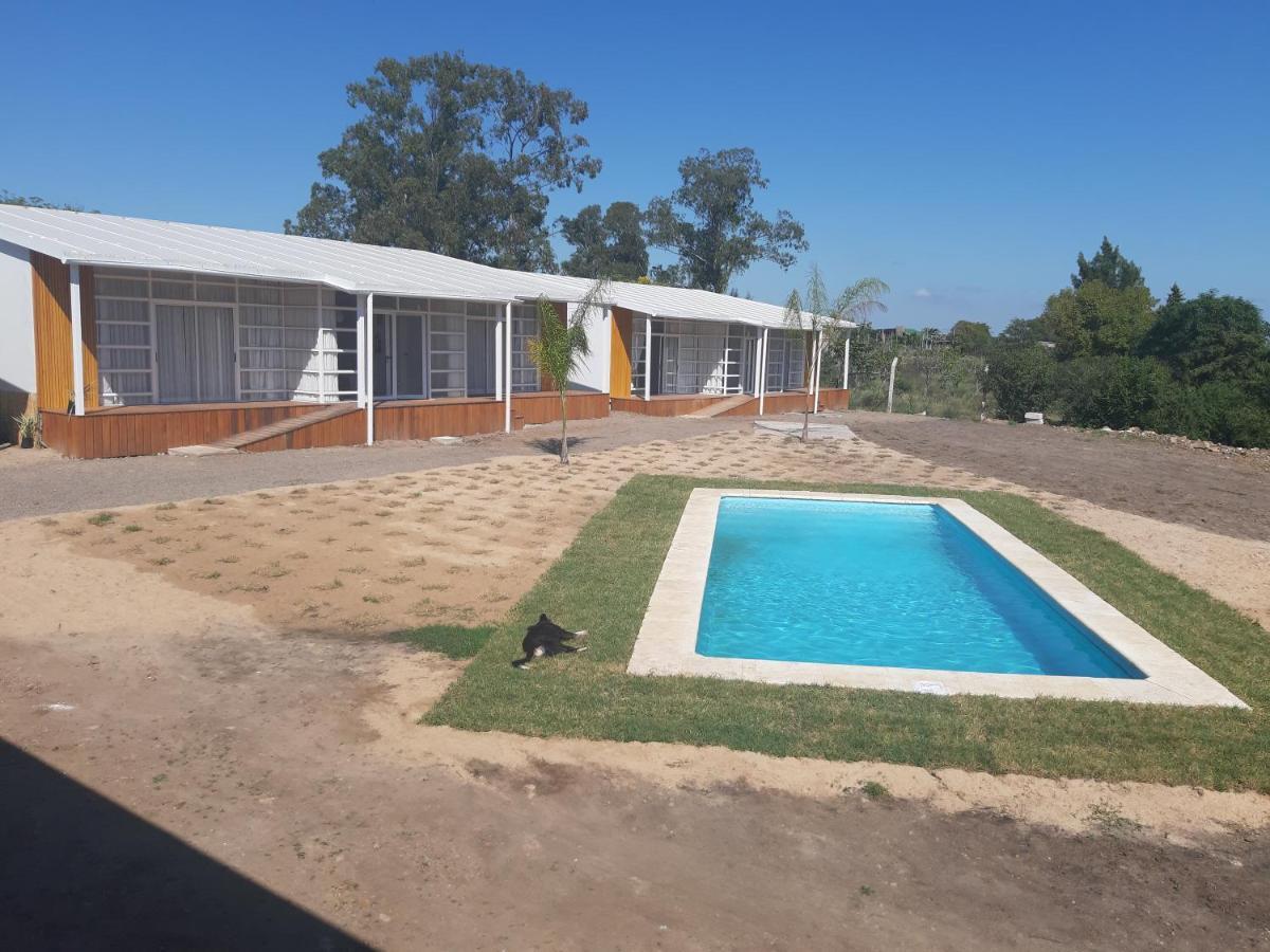 Hotel Terrazas Del Rio Negro Centenario Екстериор снимка