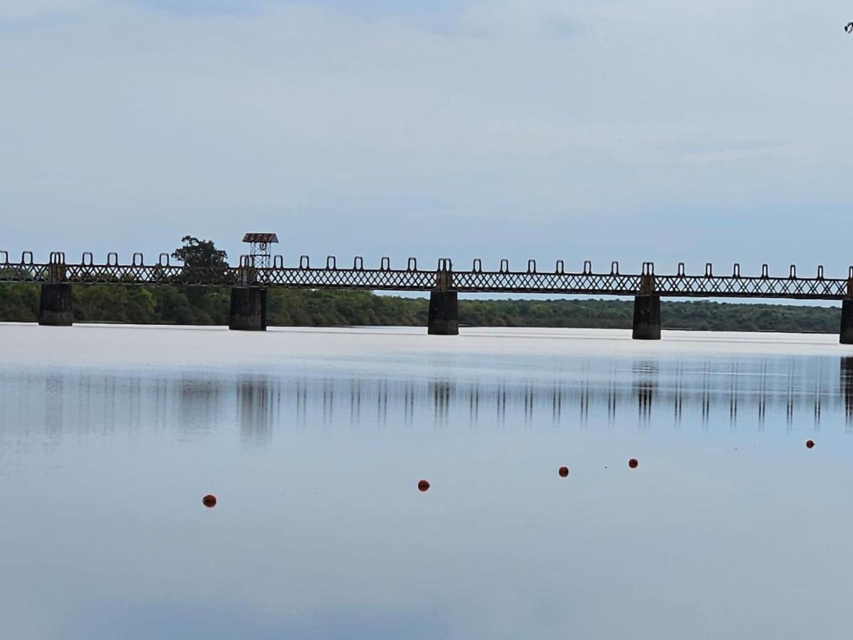 Hotel Terrazas Del Rio Negro Centenario Екстериор снимка