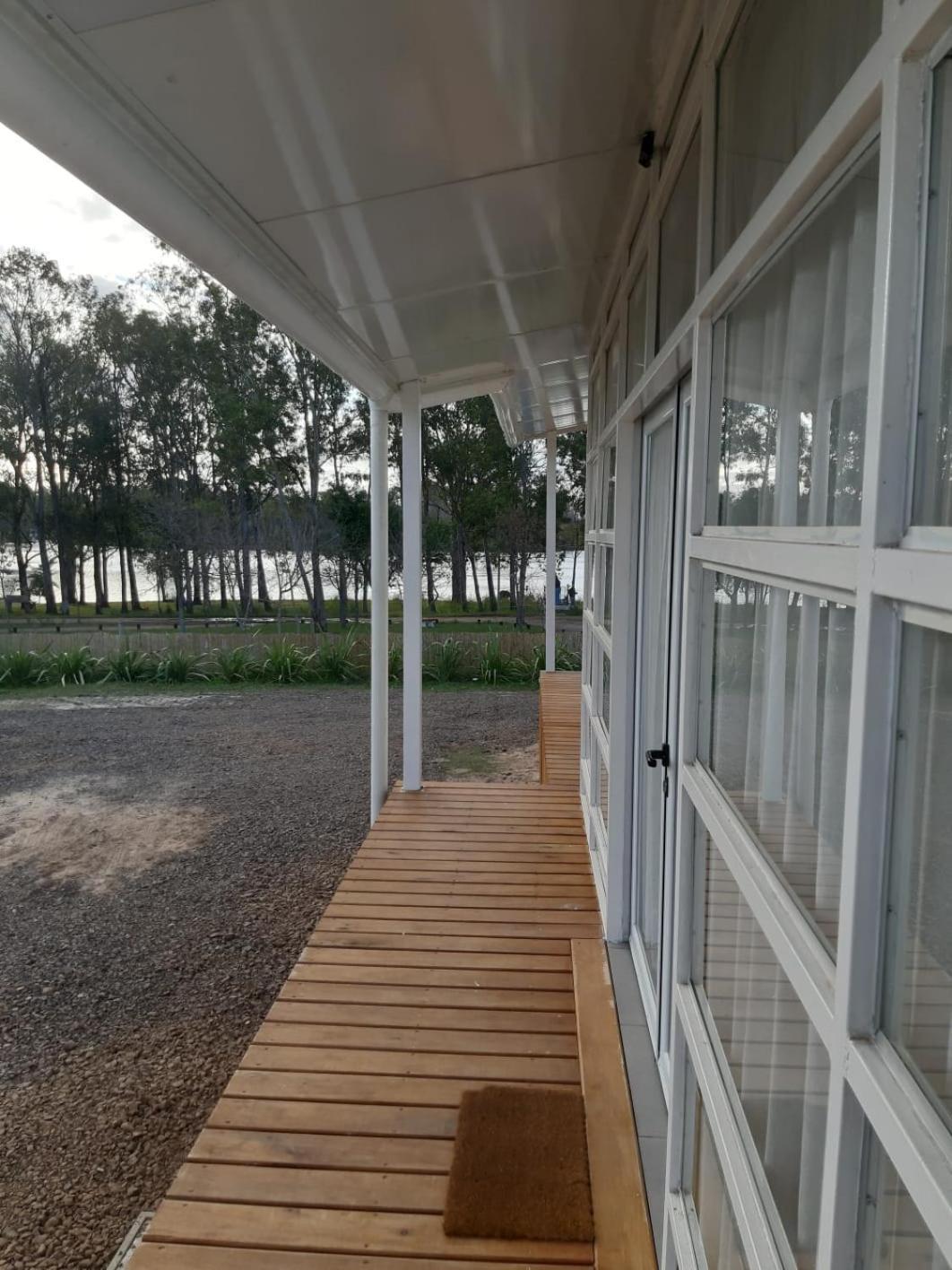 Hotel Terrazas Del Rio Negro Centenario Екстериор снимка